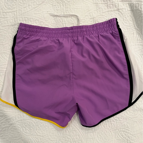Nike running shorts - Picture 2 of 3